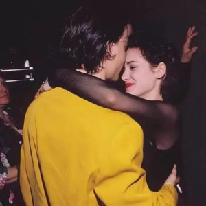 就去吻狠狠的干
