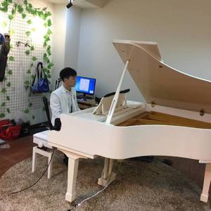 就去吻狠狠的干
